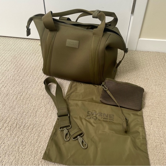 Danger Dover - Landon Neoprene Carryall Bag (Medium) Dark Moss Color - Picture 7 of 14